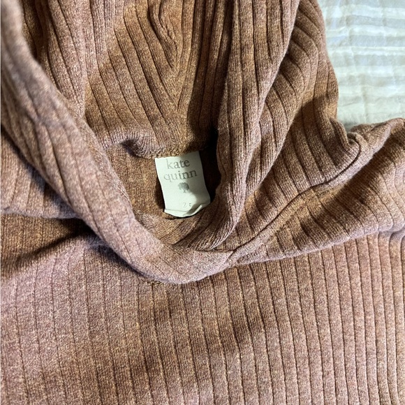 Kate Quinn Ribbed Cotton Hoodie - Picture 2 of 2